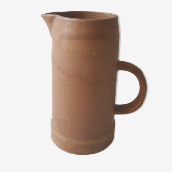 Sandstone pitcher