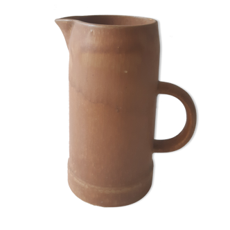 Sandstone pitcher