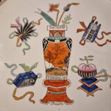 Large antique Maastricht porcelain plate, Japanese style, motif