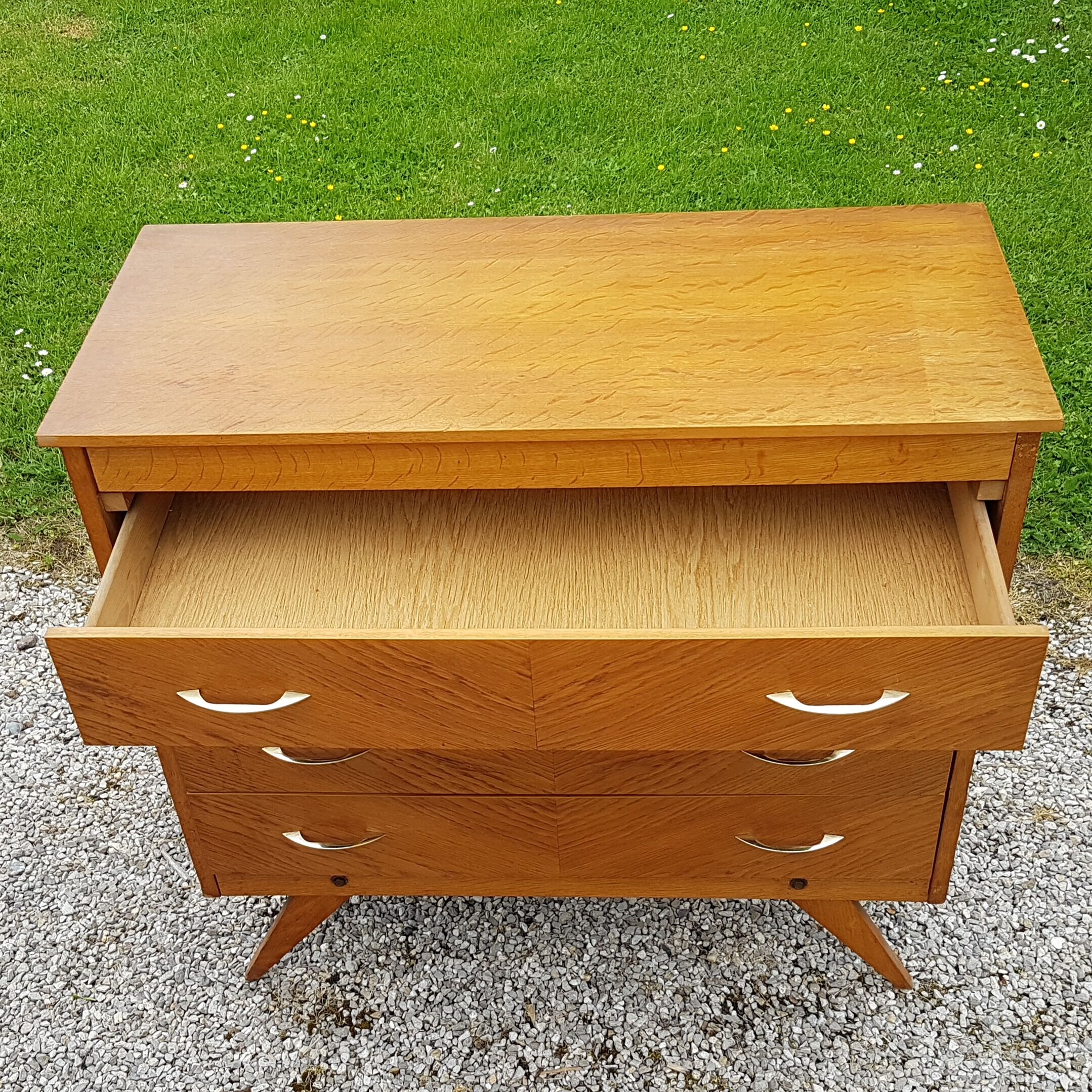 Chest of drawers years 60 feet compass