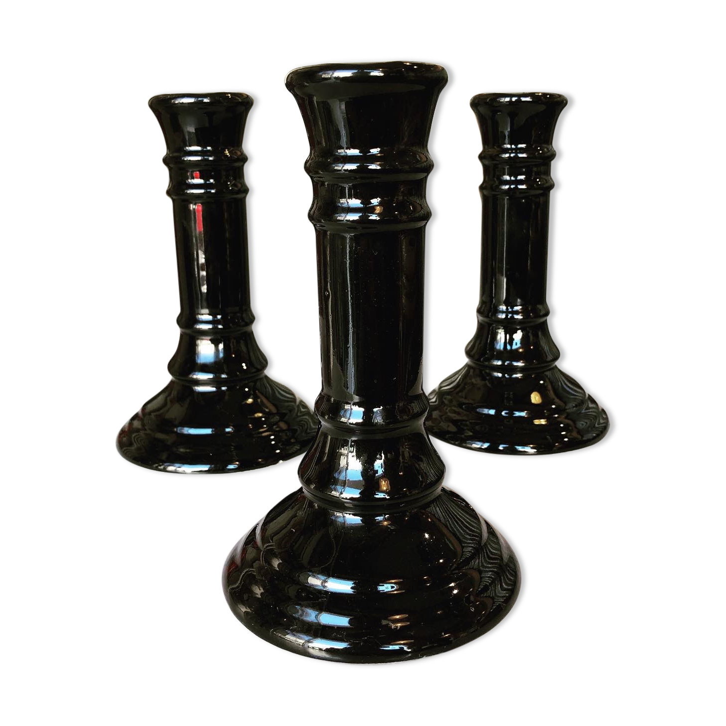 Trio de bougeoirs en porcelaine noire