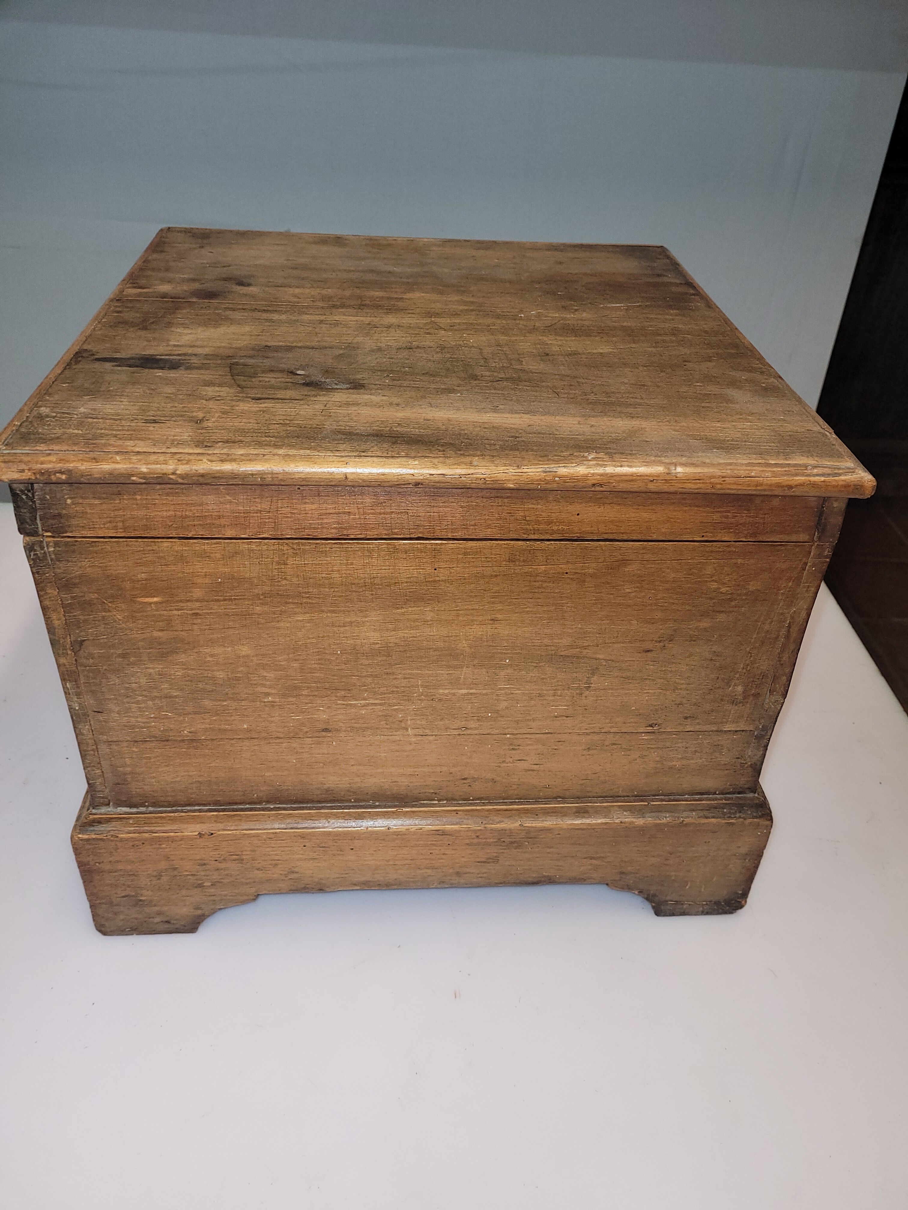 Coffre en bois