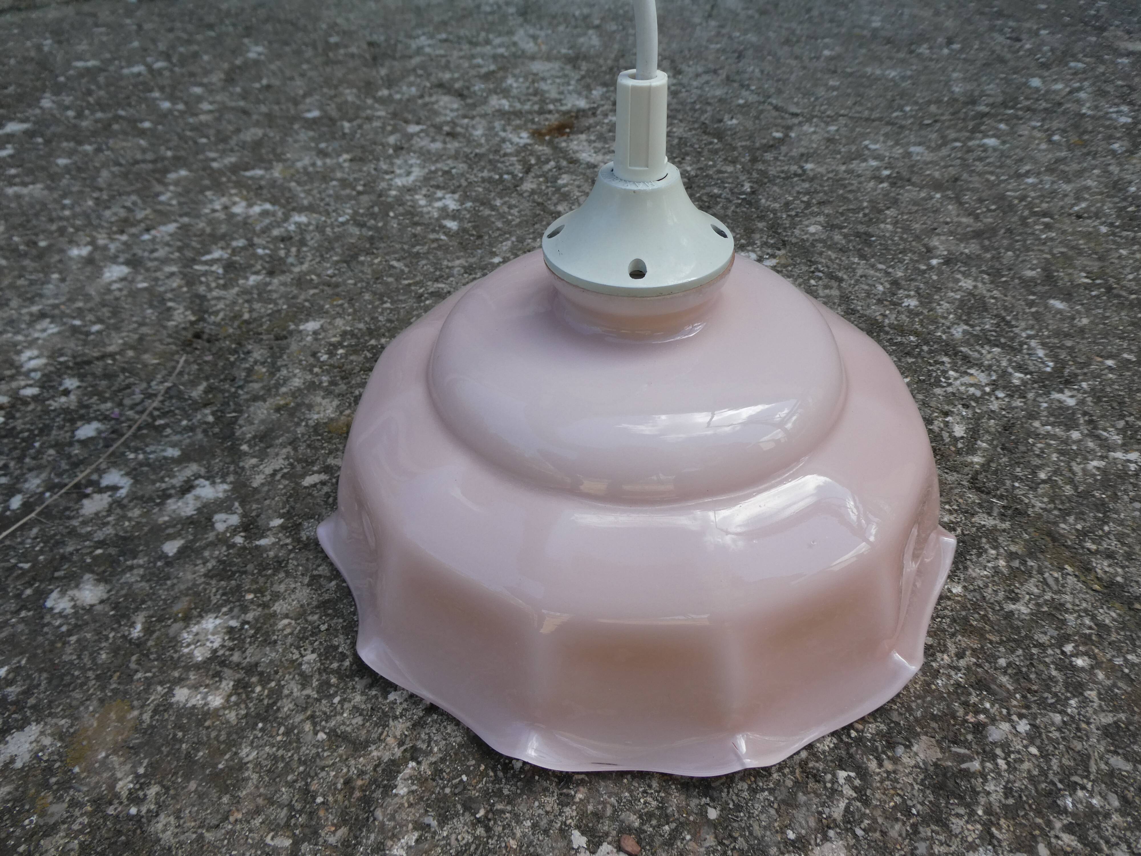 Suspension old lampshade in pale pink opaline