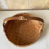 Bamboo basket with handle
