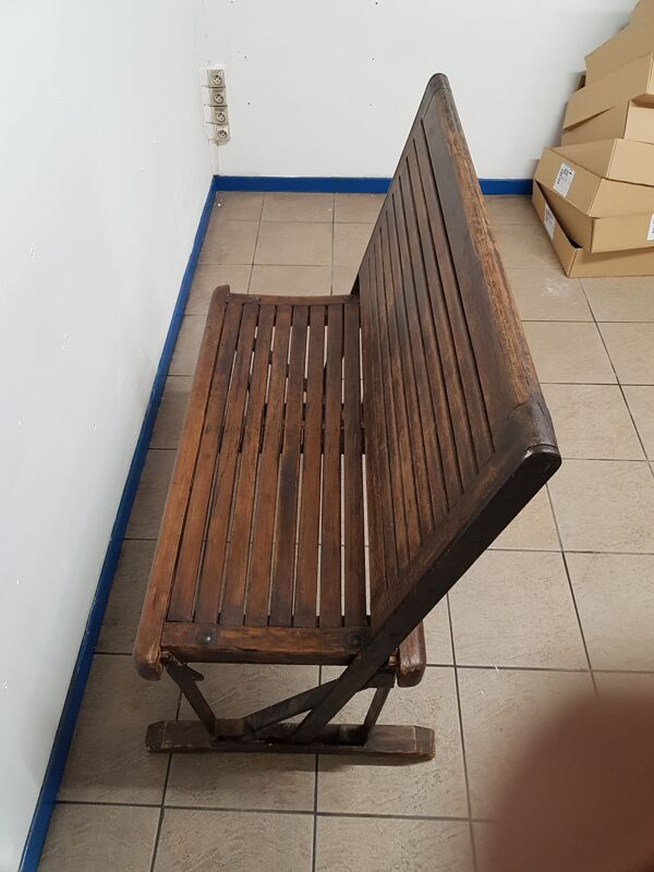 Banc de métro parisien