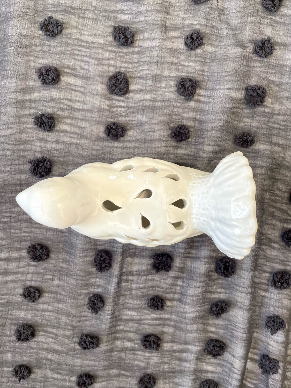 Pique flowers bird vintage white porcelain