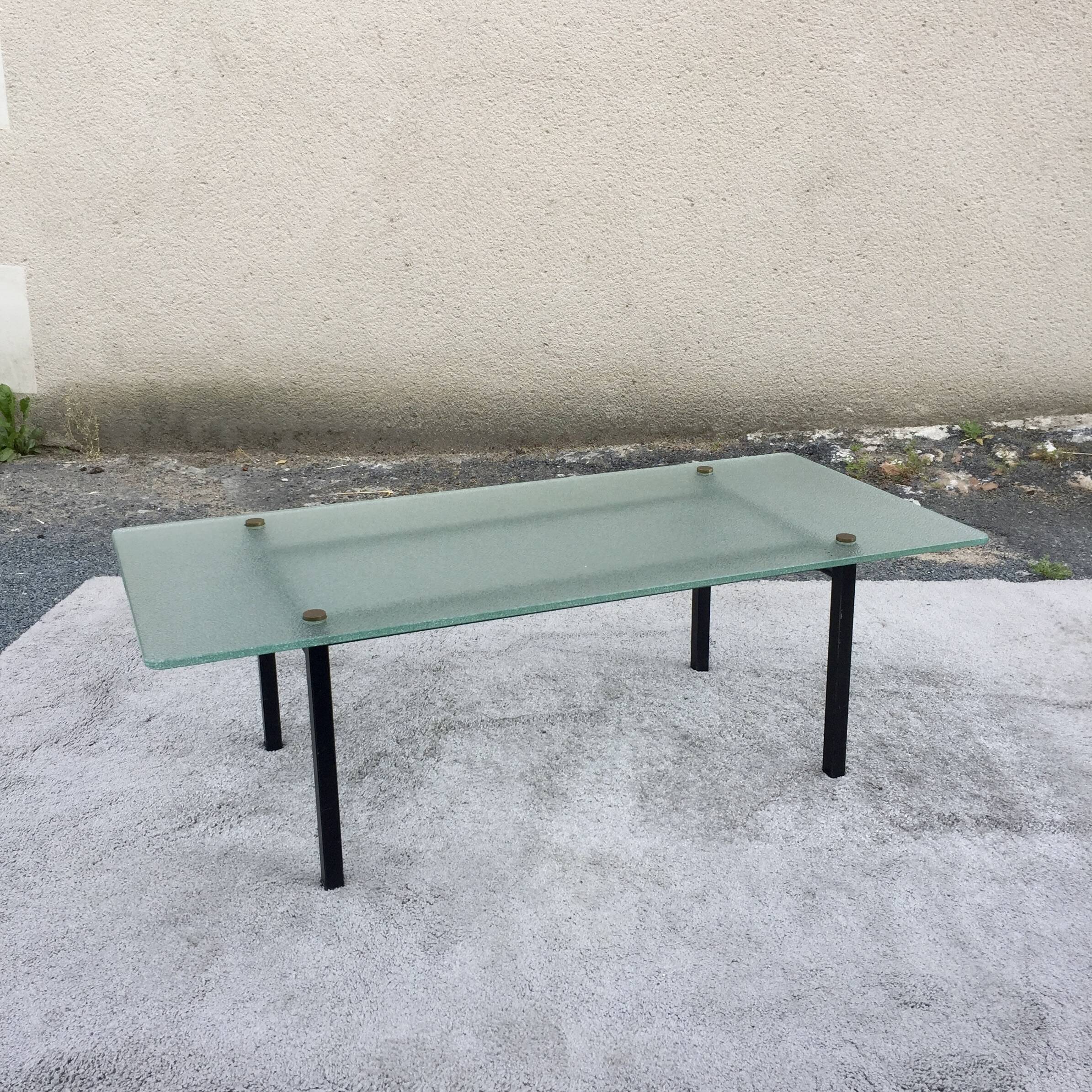 Table basse moderniste en verre givré 1950
