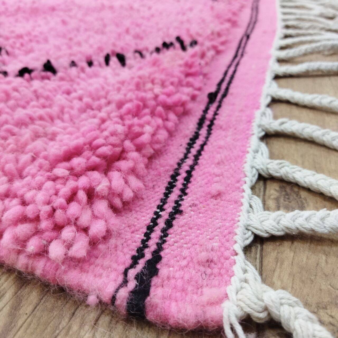 Azilal Berber rug in handmade wool 300 X 190 CM