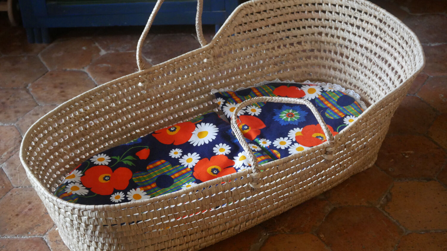 Couffin bébé en osier avec matelas (vintage)