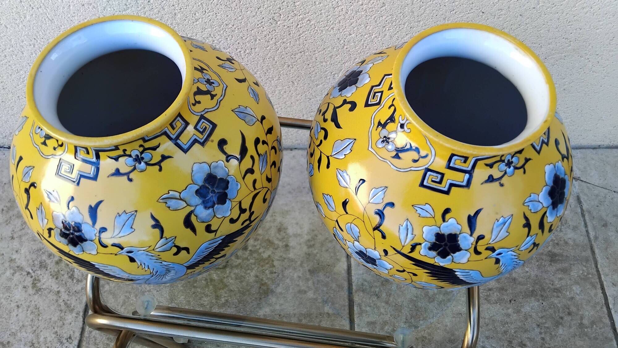 Pair of Chinese faience vases with Asian dragon decor in a Japonese style.