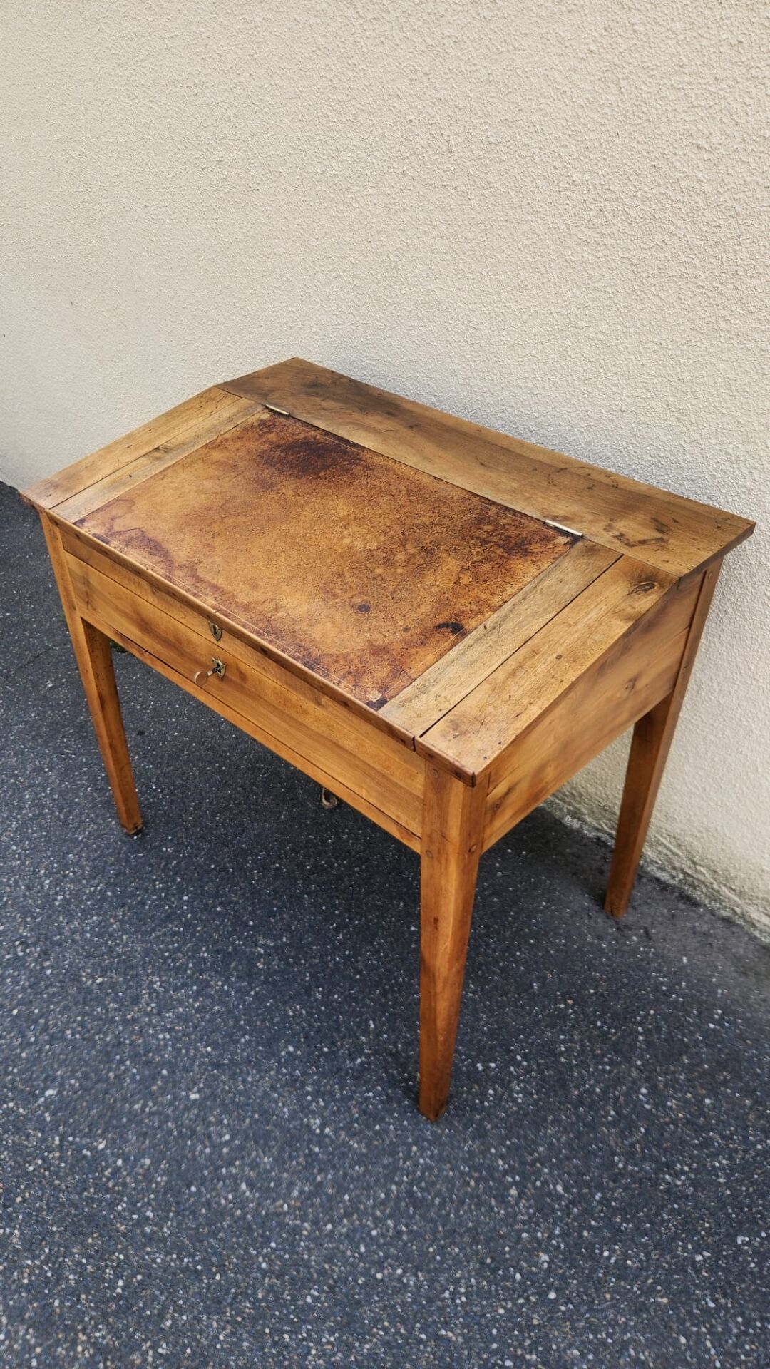 Antique wooden desk from 1920/1940.