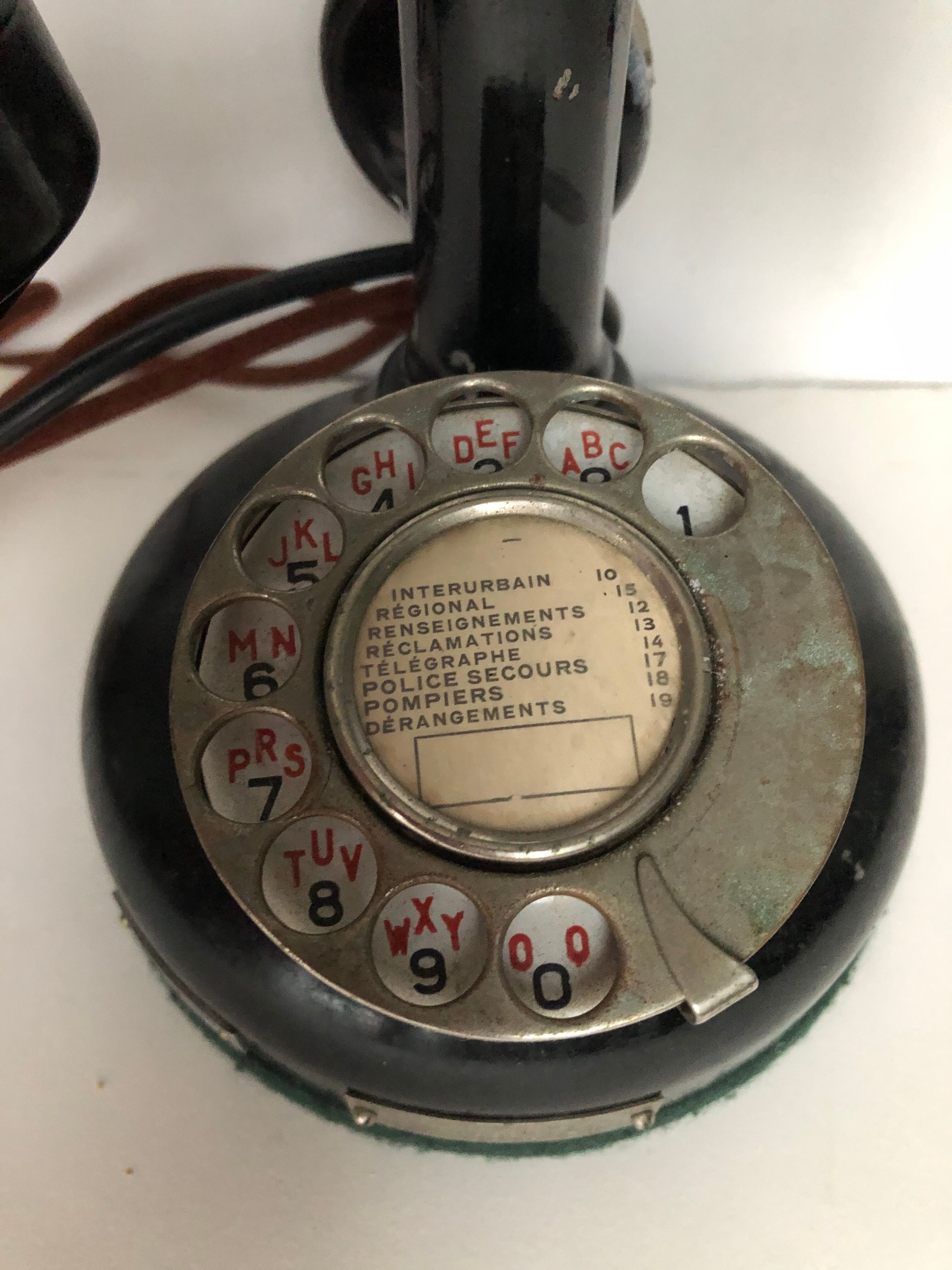 Old phone in Bakelite
