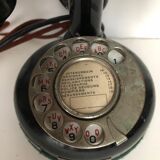 Old phone in Bakelite
