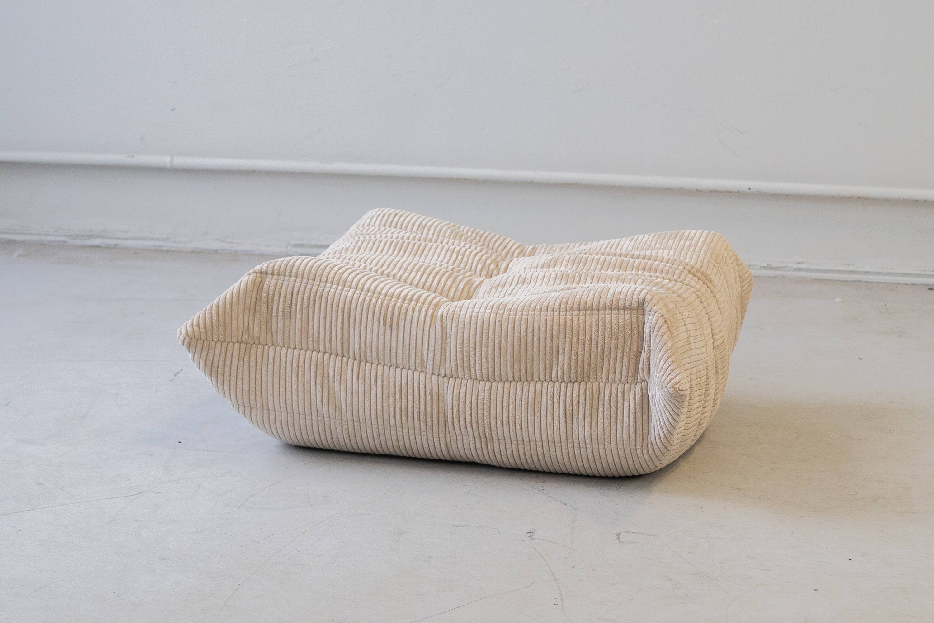 Modèle de canapé Togo conçu par Michel Ducaroy en 1973