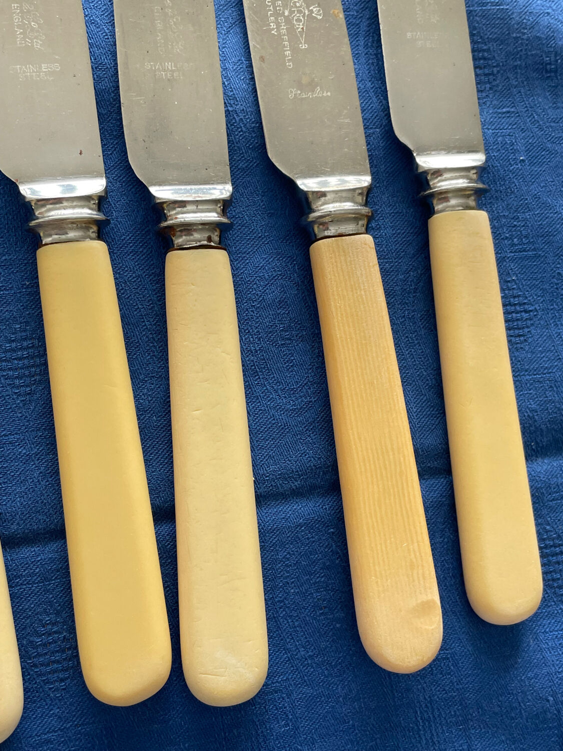 Vintage knife set from Sheffield - Ivory effect handles - 24 pieces
