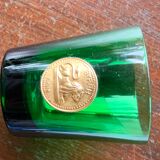 10 verres à whisky en verres vert et médaillon les rois de France byrrh dubonnet et thuir vintage