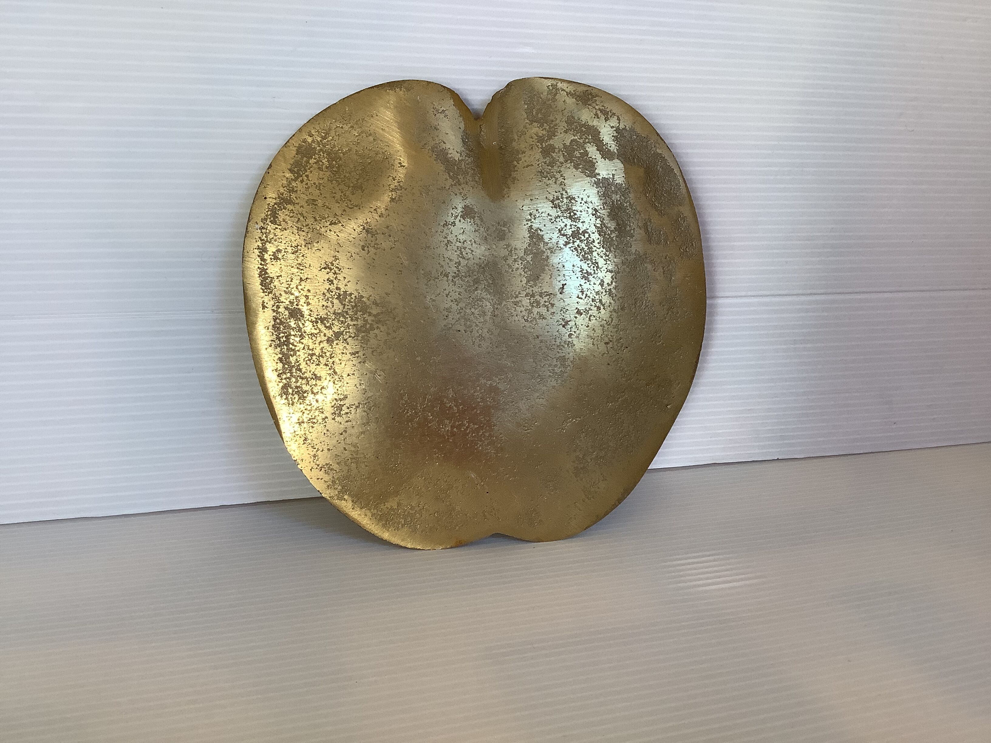 Empty gold leaf pocket