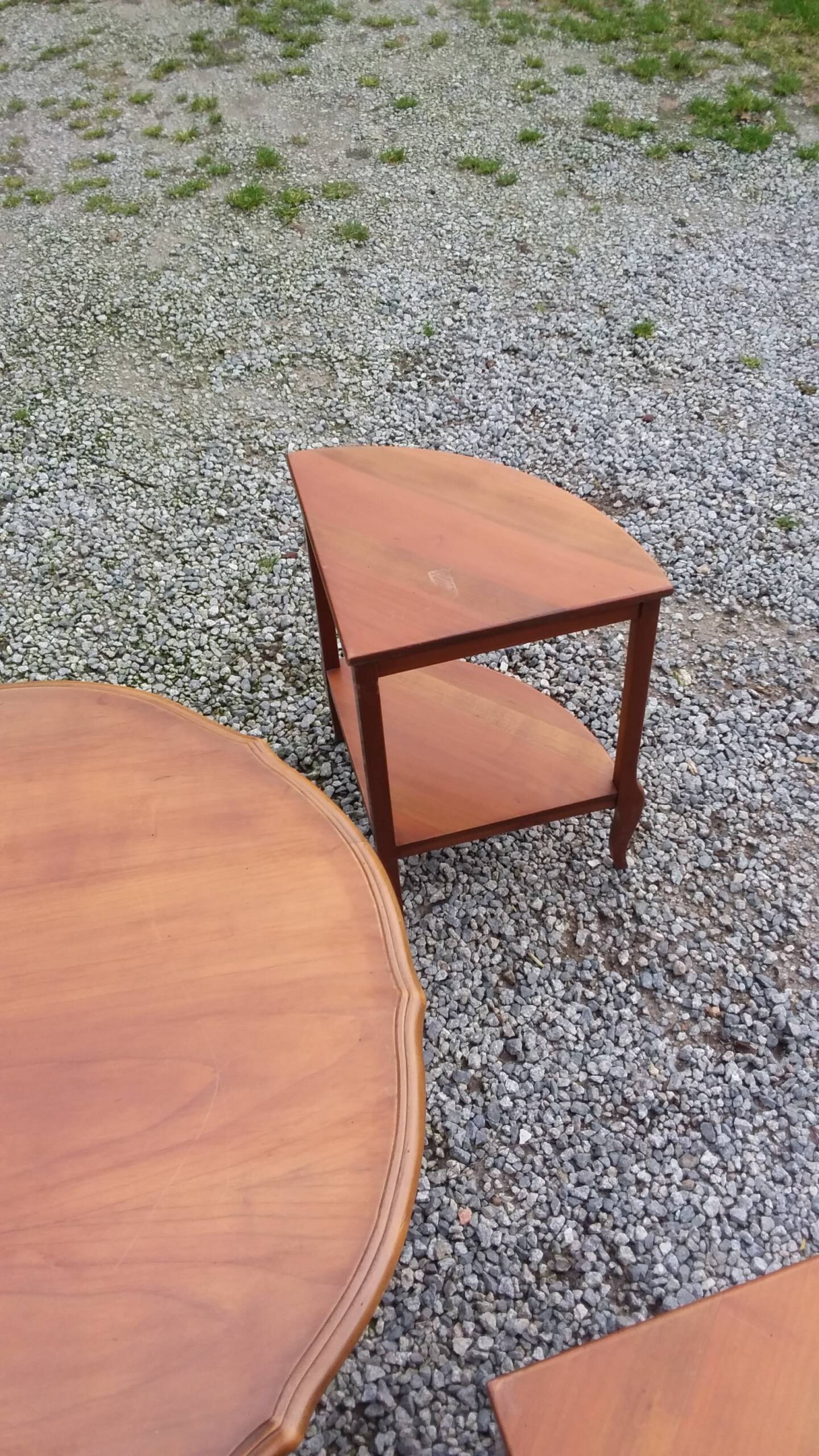 Coffee table nesting tables in cherry wood in classic style from the 60s/70s