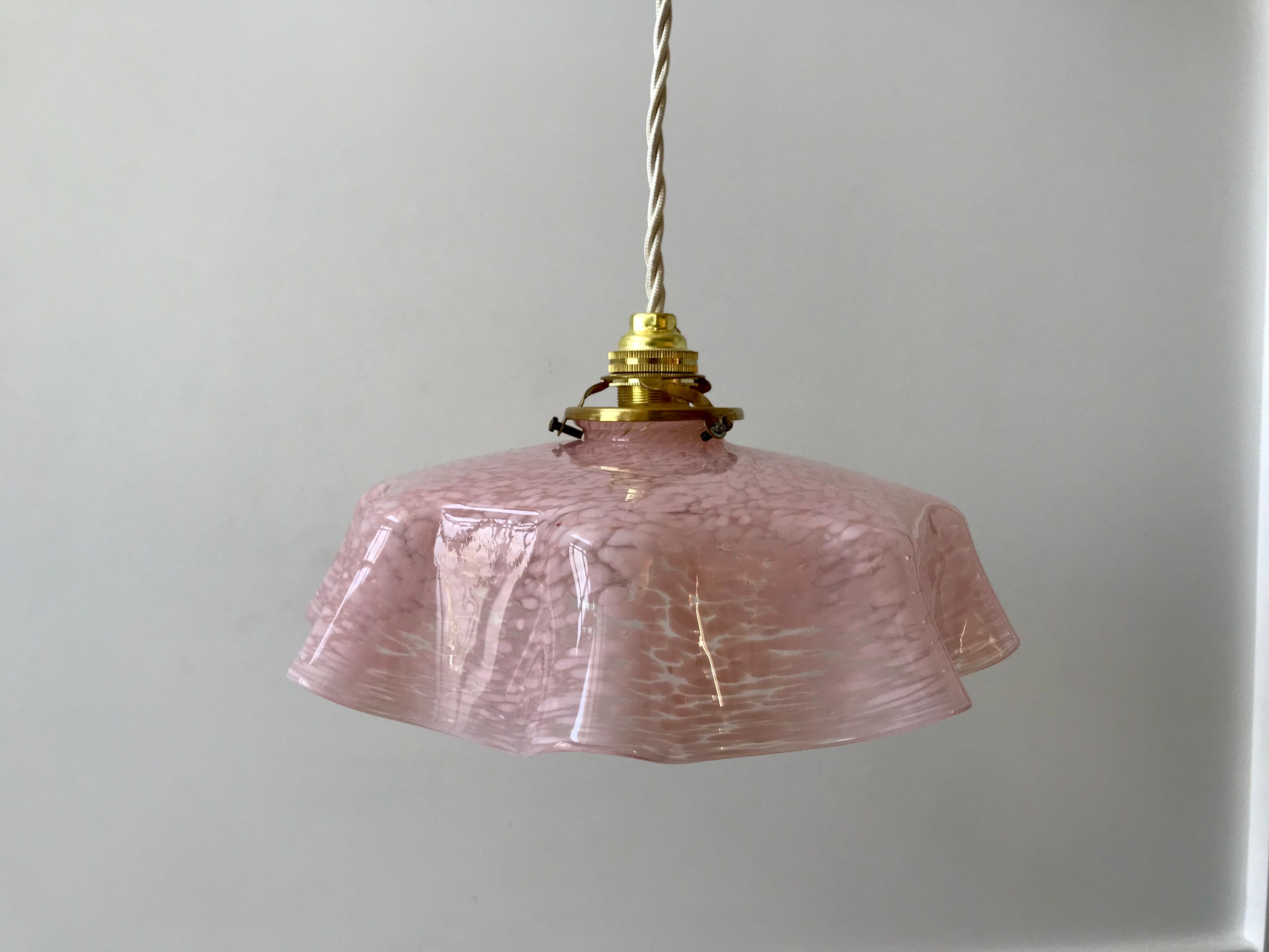 Walking suspension in Clichy glass speckled pink bobon years 20-30