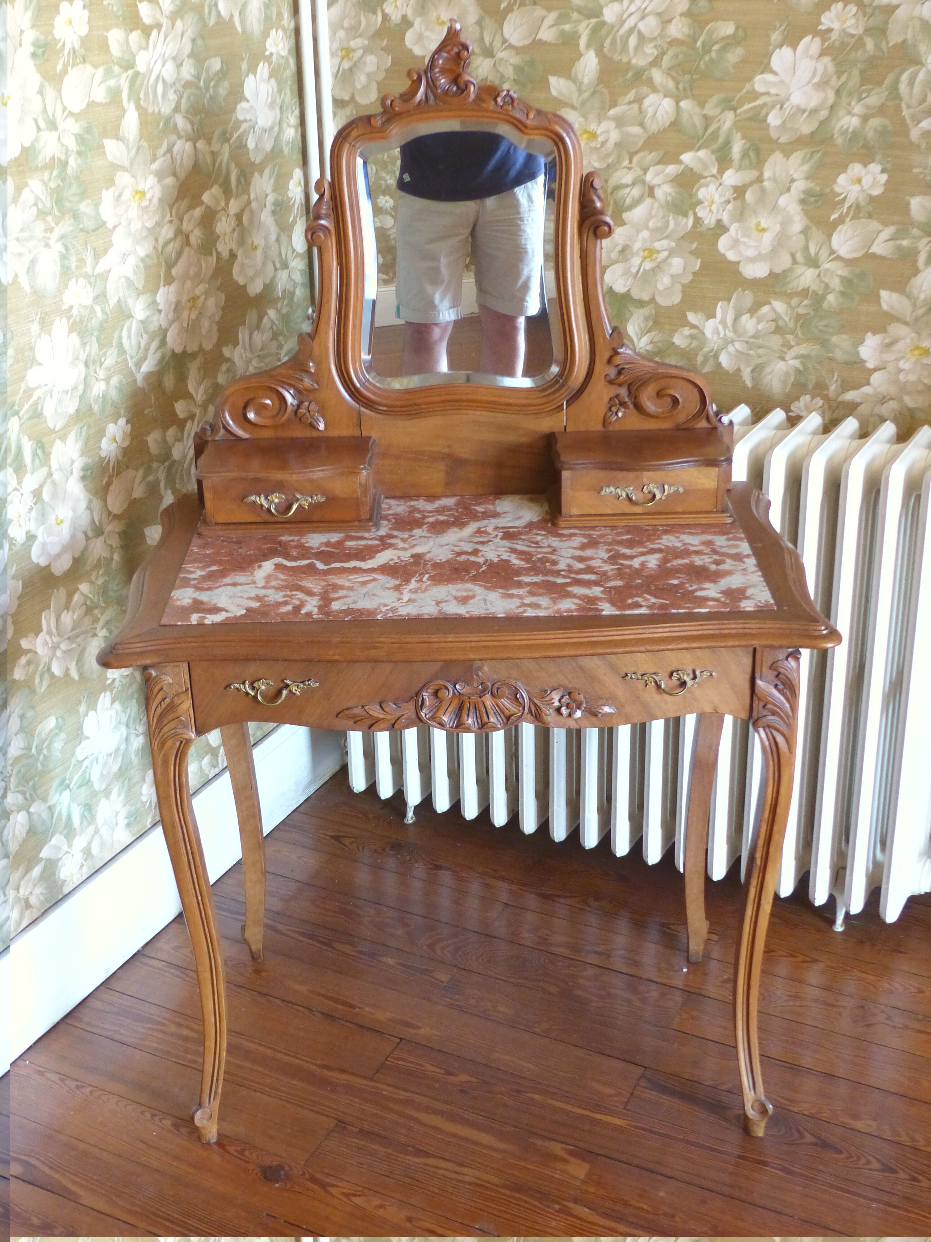 WALNUT DRESSING TABLE SCULPTS STYLE LOUIS XV ROCAILLE 1900