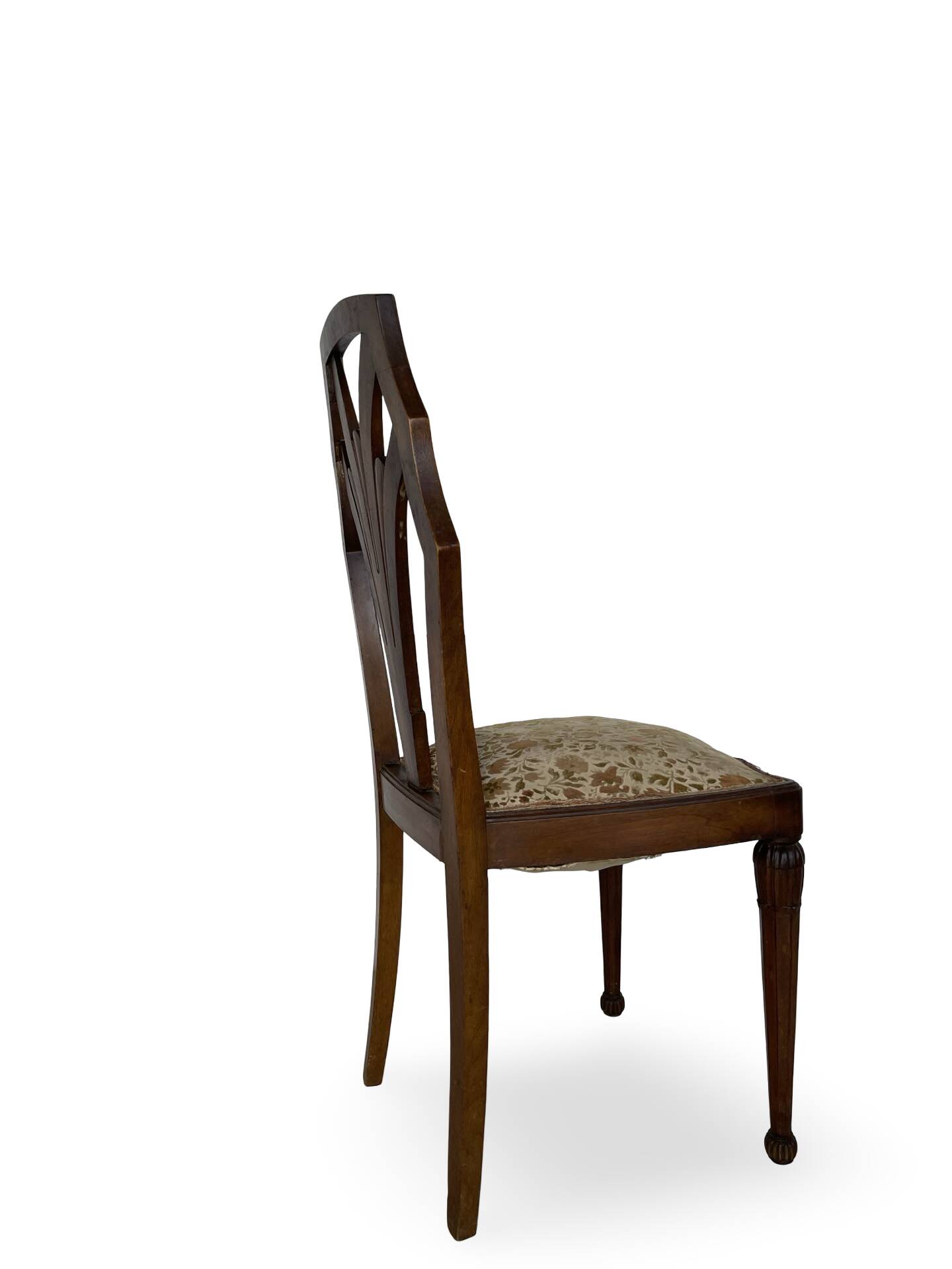 Ensemble de 6 chaises de salle à manger en noyer sculpté Art Déco, années 1920/1930