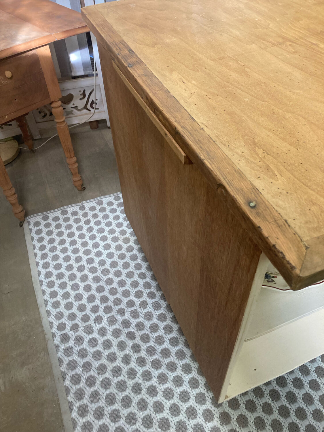 Counter, trade cabinet with drawers