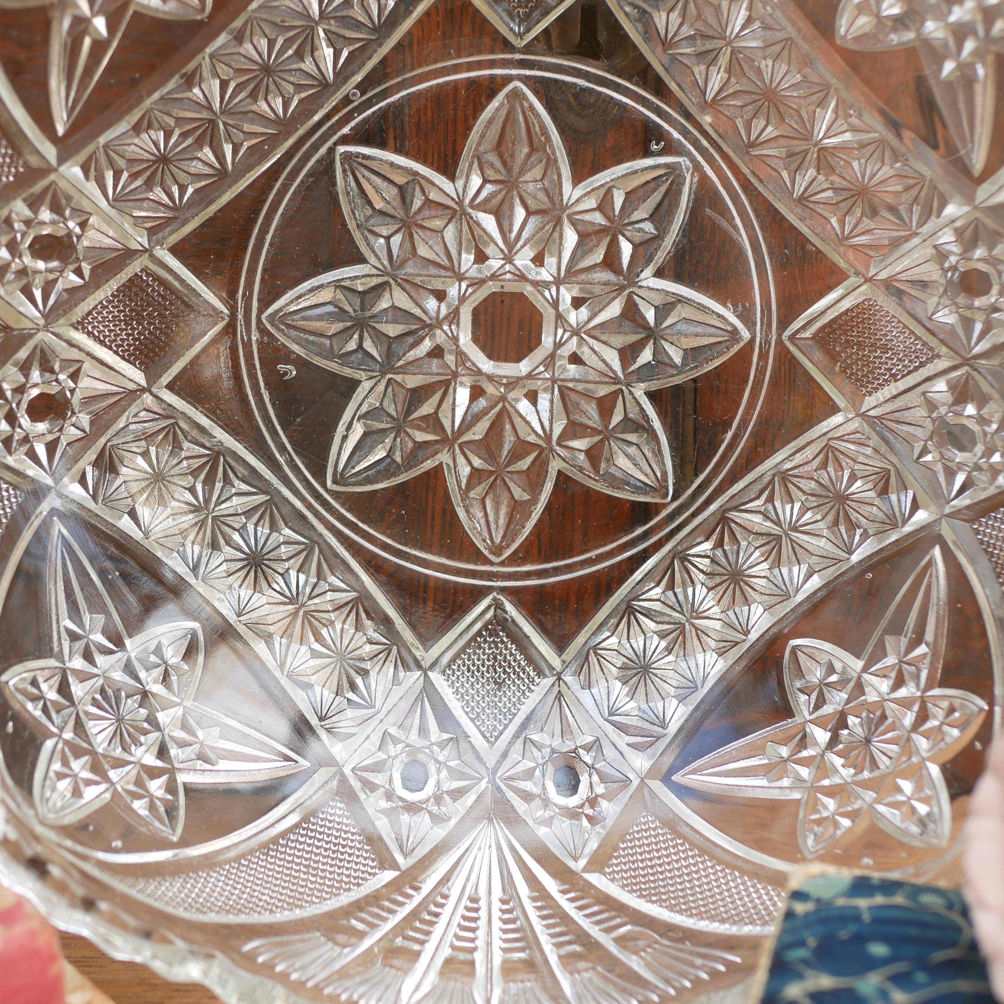 Beautiful vintage English decorative bowl in molded and cut glass