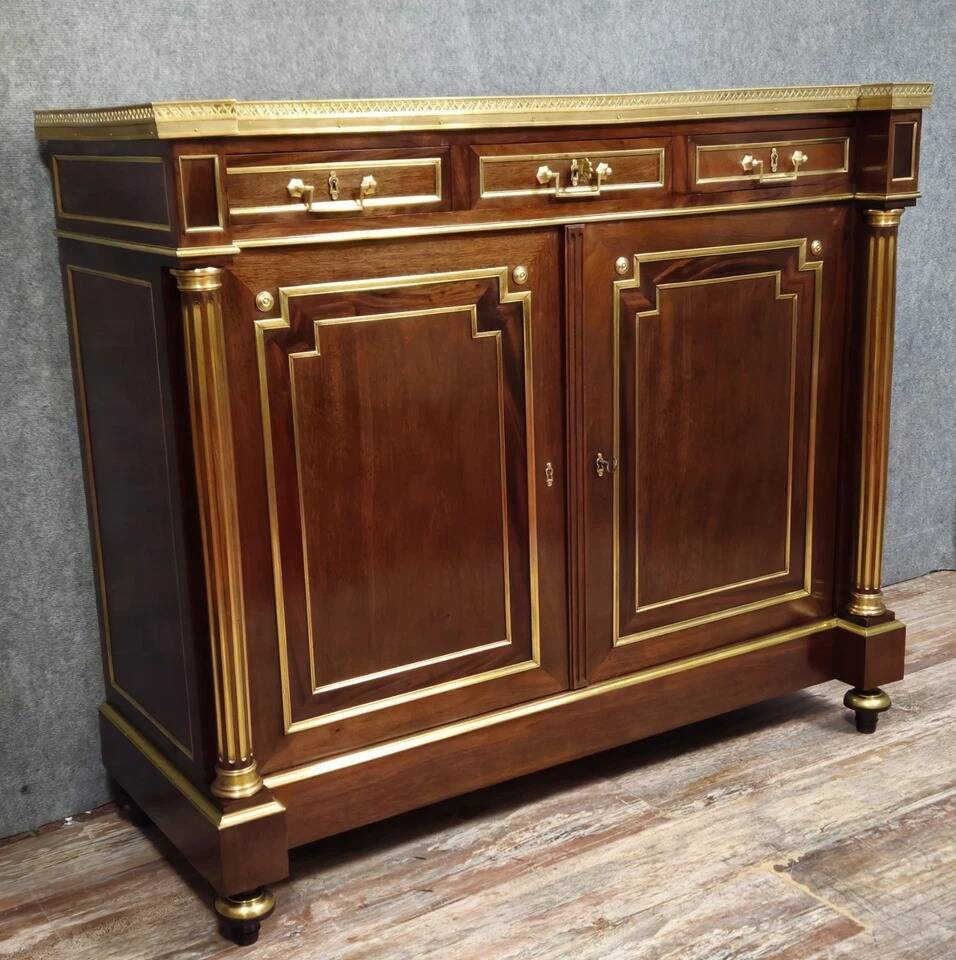 Parisian buffet in Louis XVI style – Mahogany and gilded brass – Marble top –