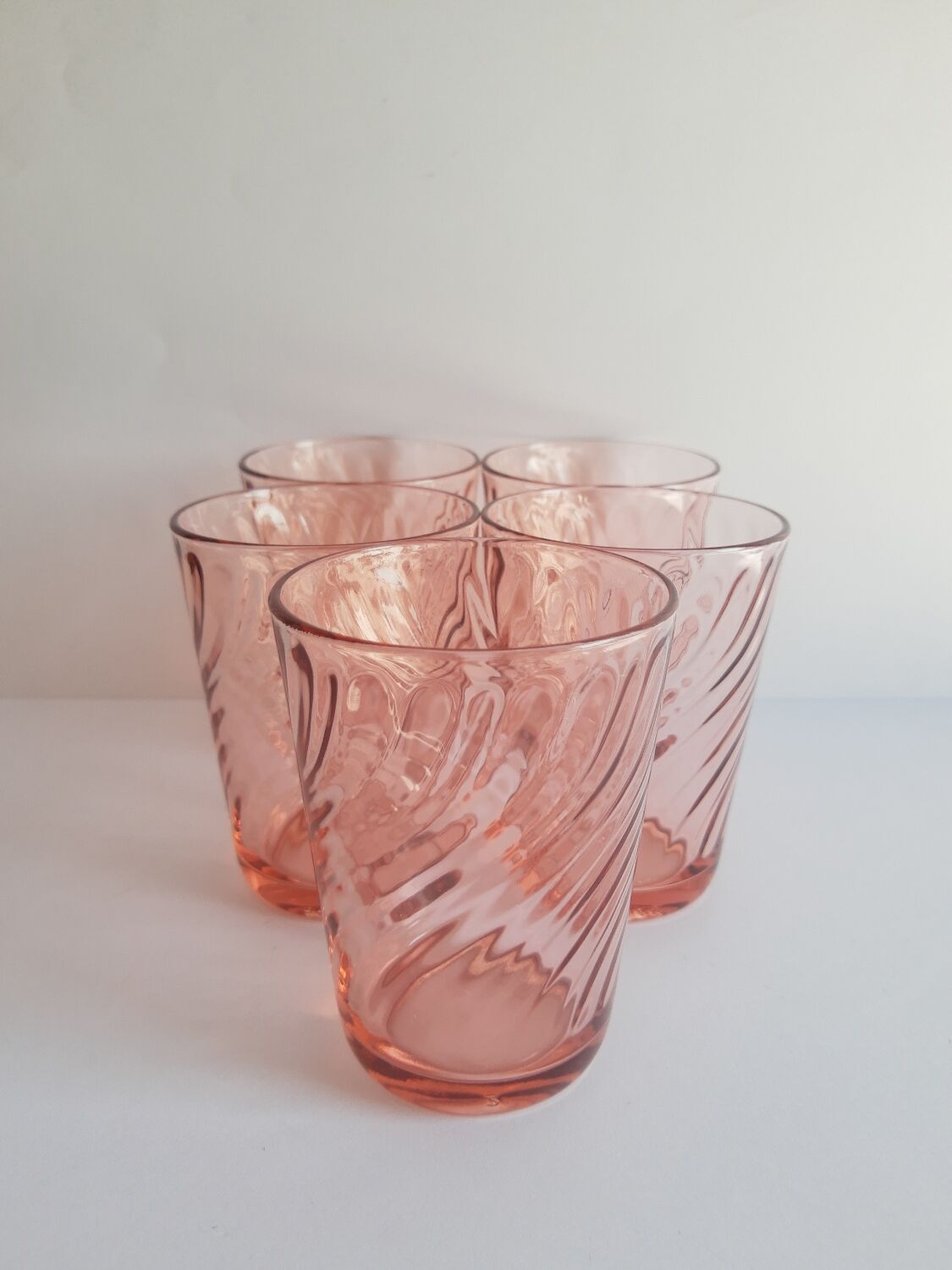 Set of 5 vintage rosaline twisted water glasses