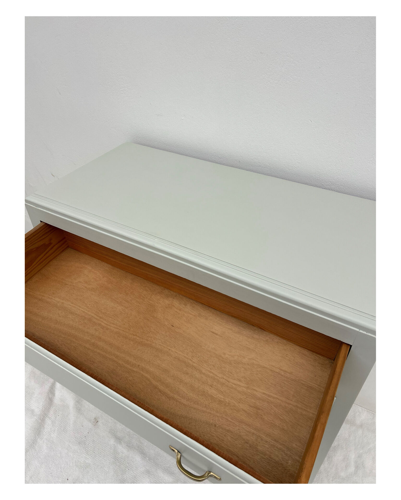 Commode vintage rénovée