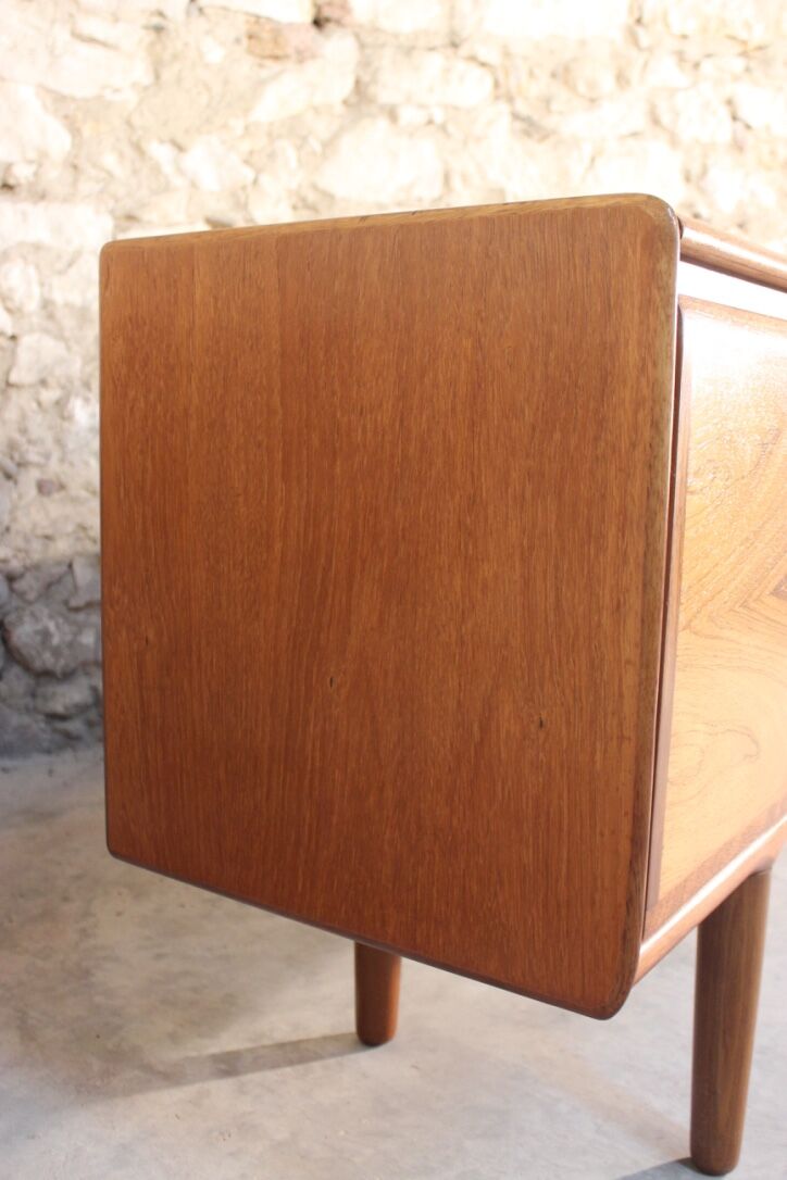 Sideboard vintage in teak and Rosewood, Scandinavian style by White & Newton