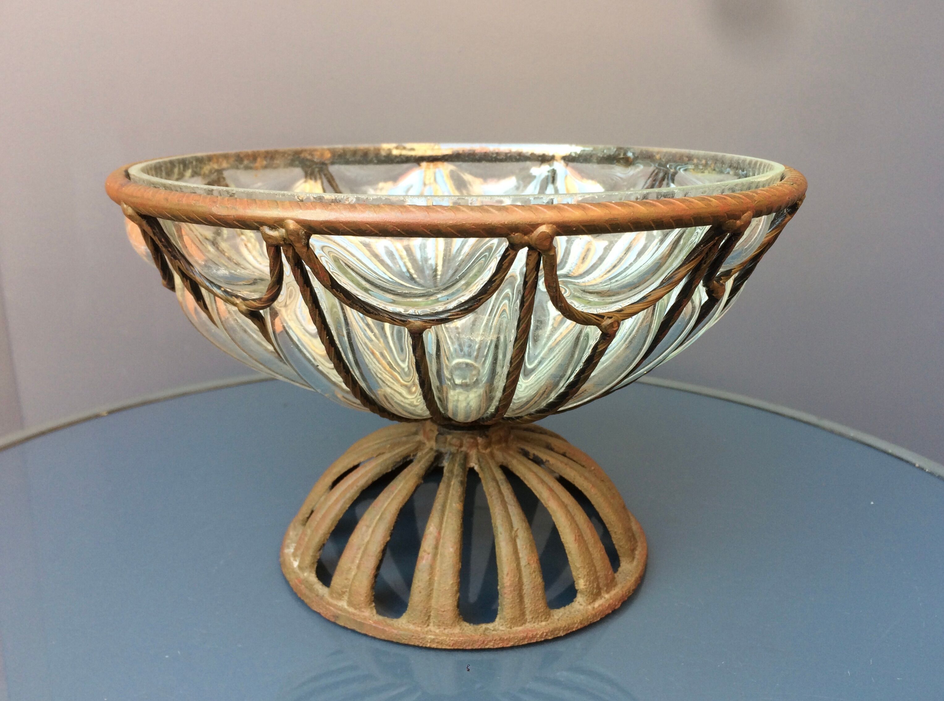 Vasque en fer forgé et verre soufflé