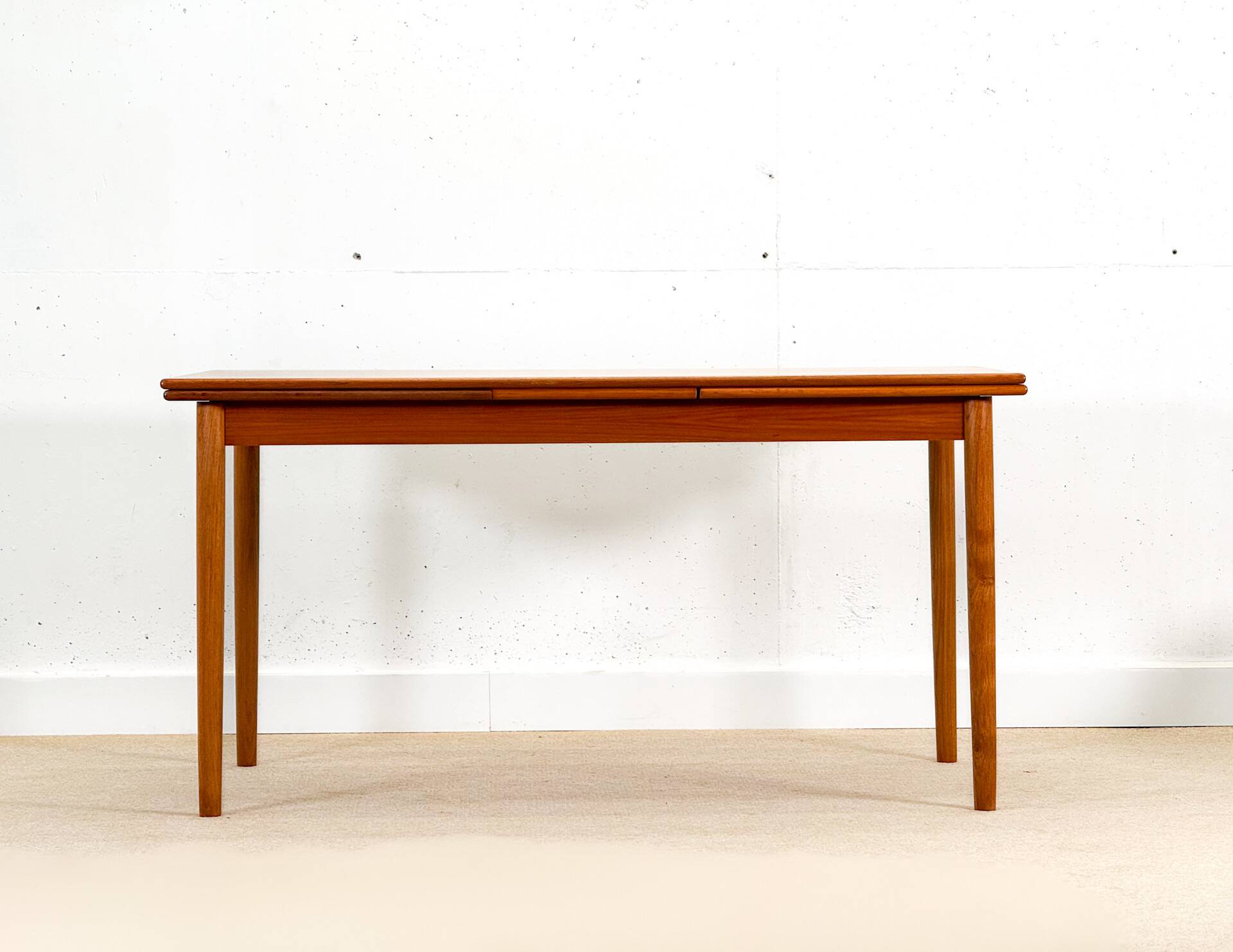 Table à manger en teck à double extension (Fabriquée au Danemark en 1960)