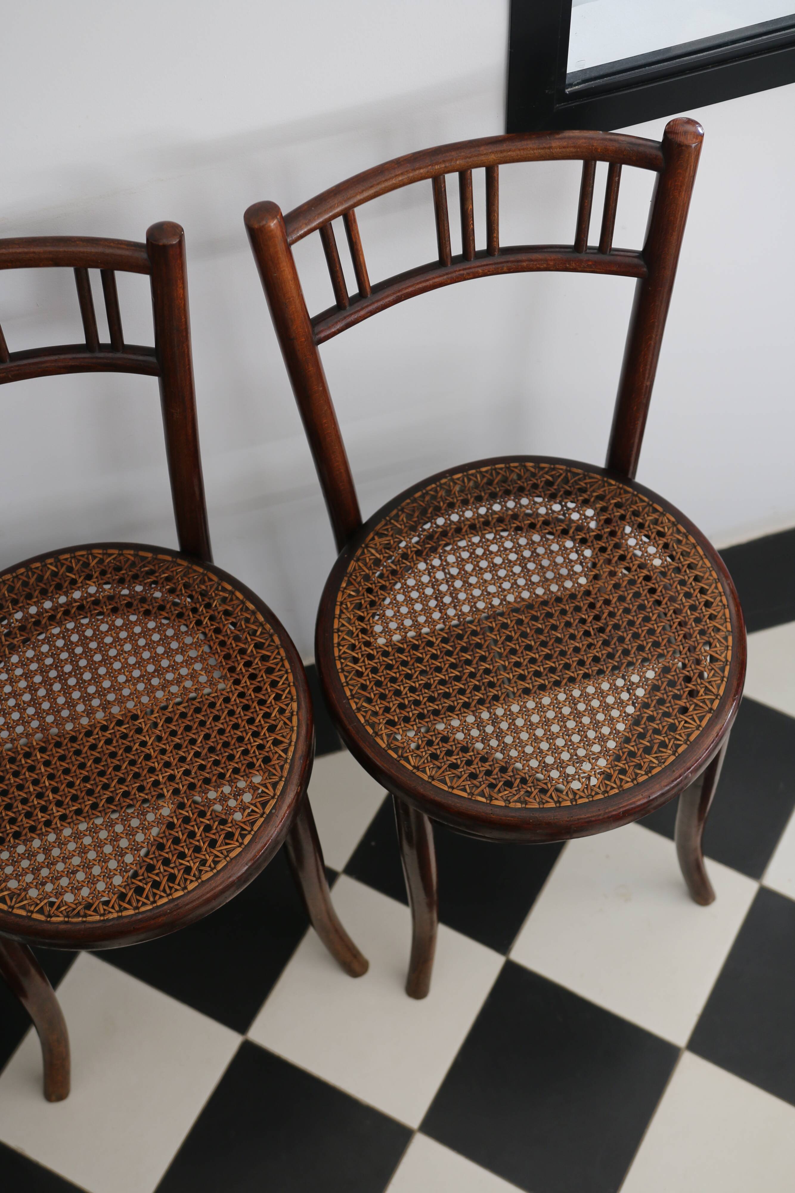 3 chaises bistrot bois courbé, Fischel, fin XIXe - début XXe.