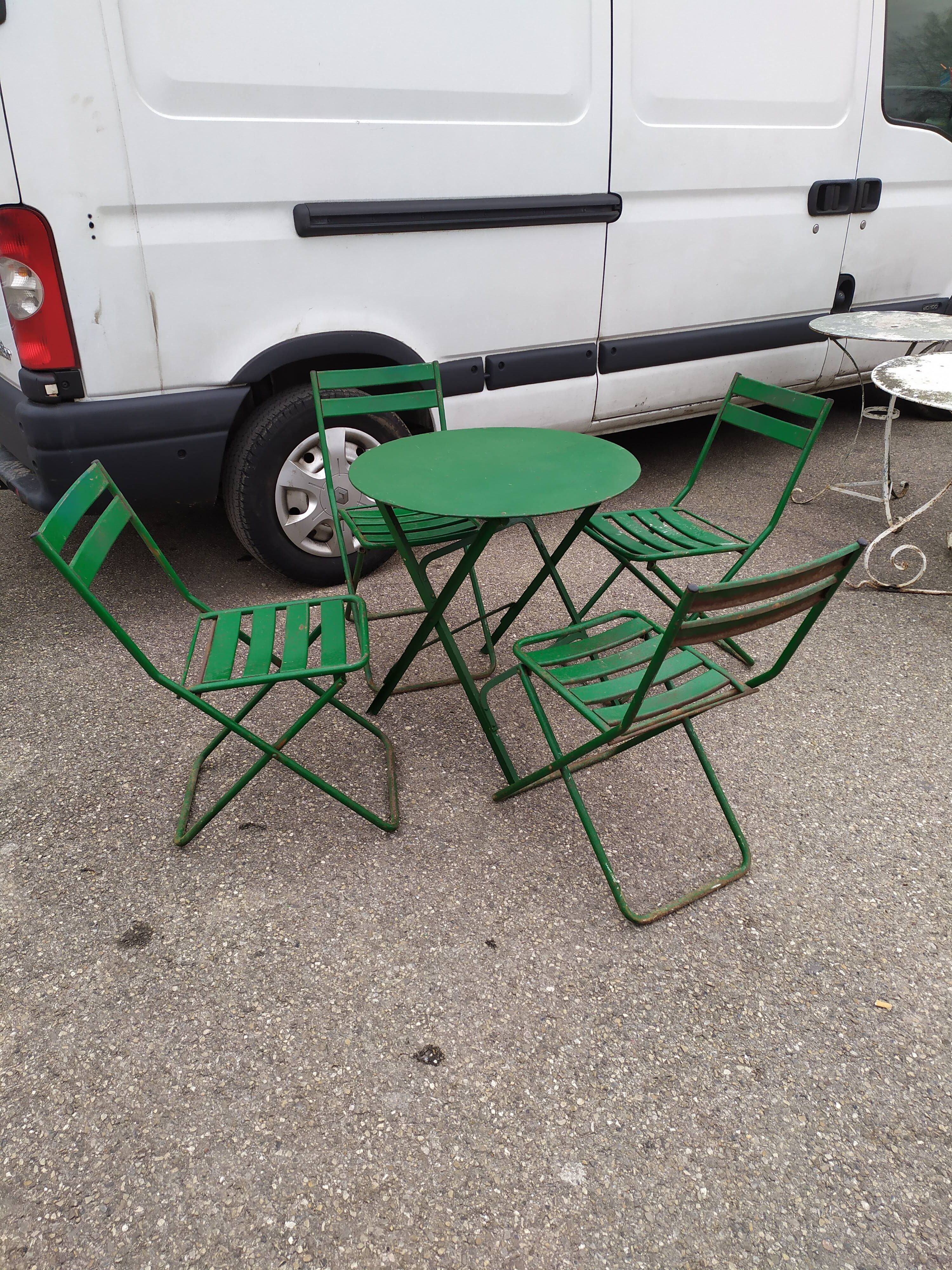 Garden set table and folding metal chairs