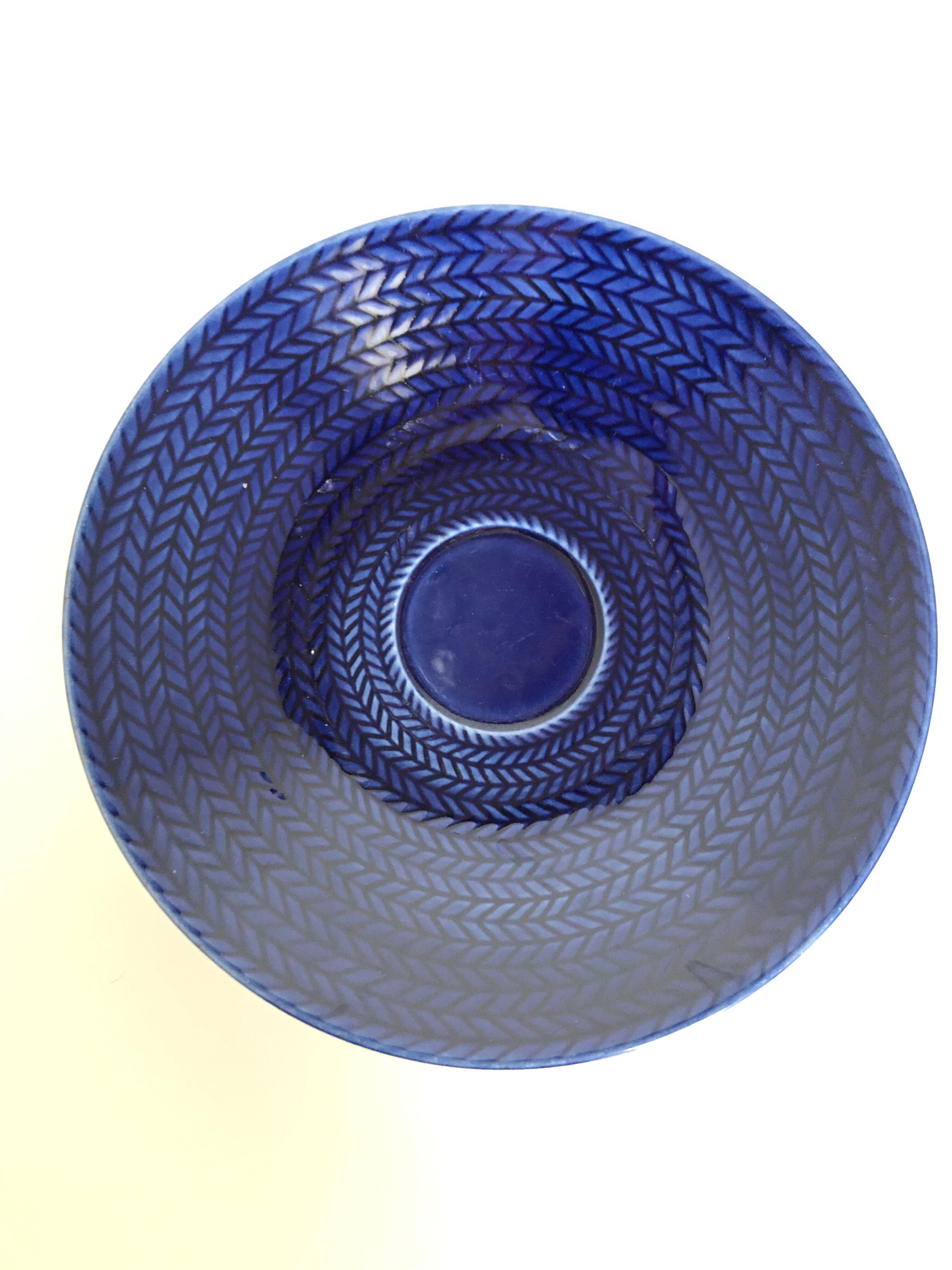 Cups, saucers, coffee maker by Herta Bengtsson Blå eld, Blue fire Rörstrand Sweden 1951-1971