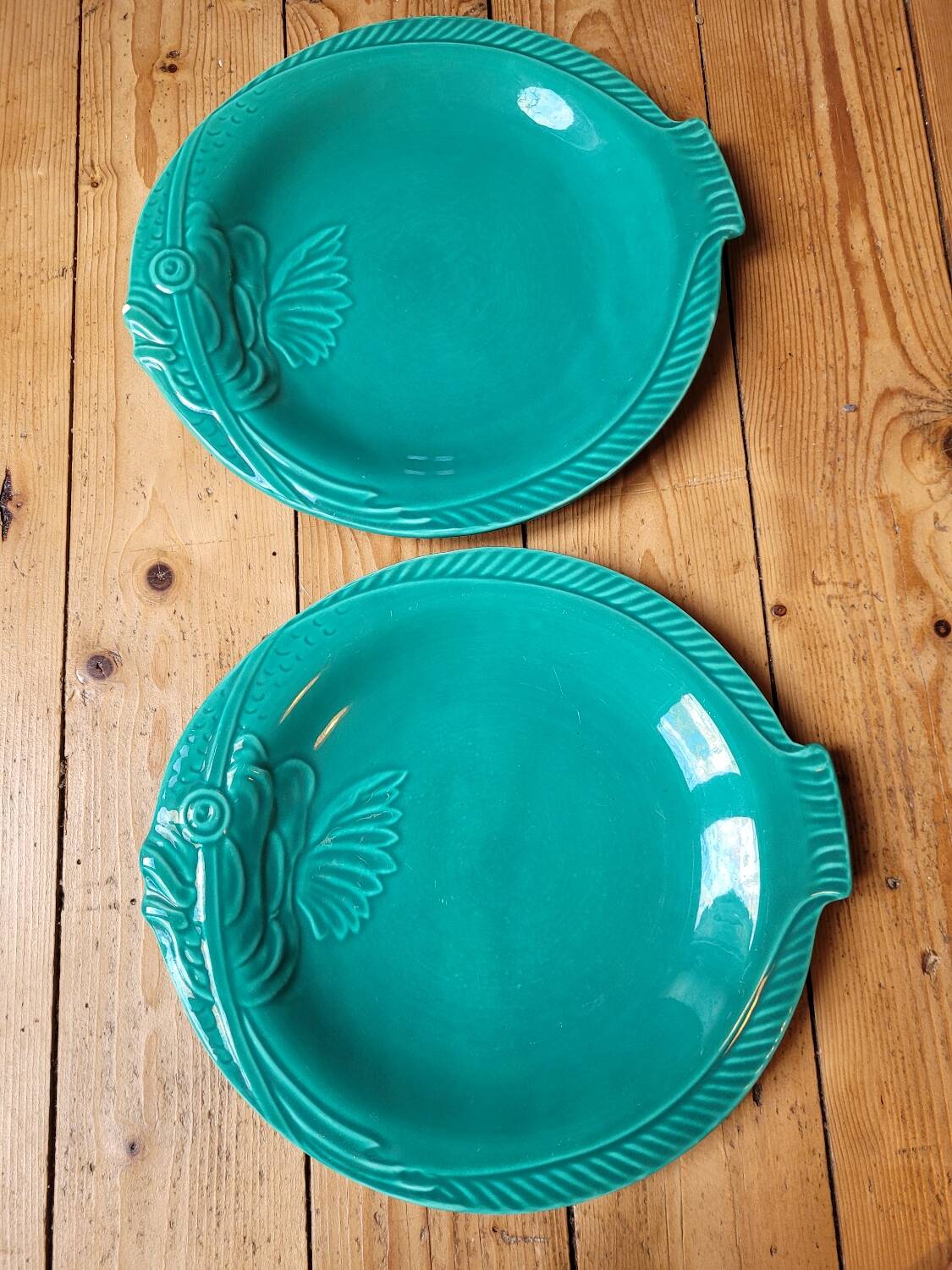 Set of 6 green fish slip plates