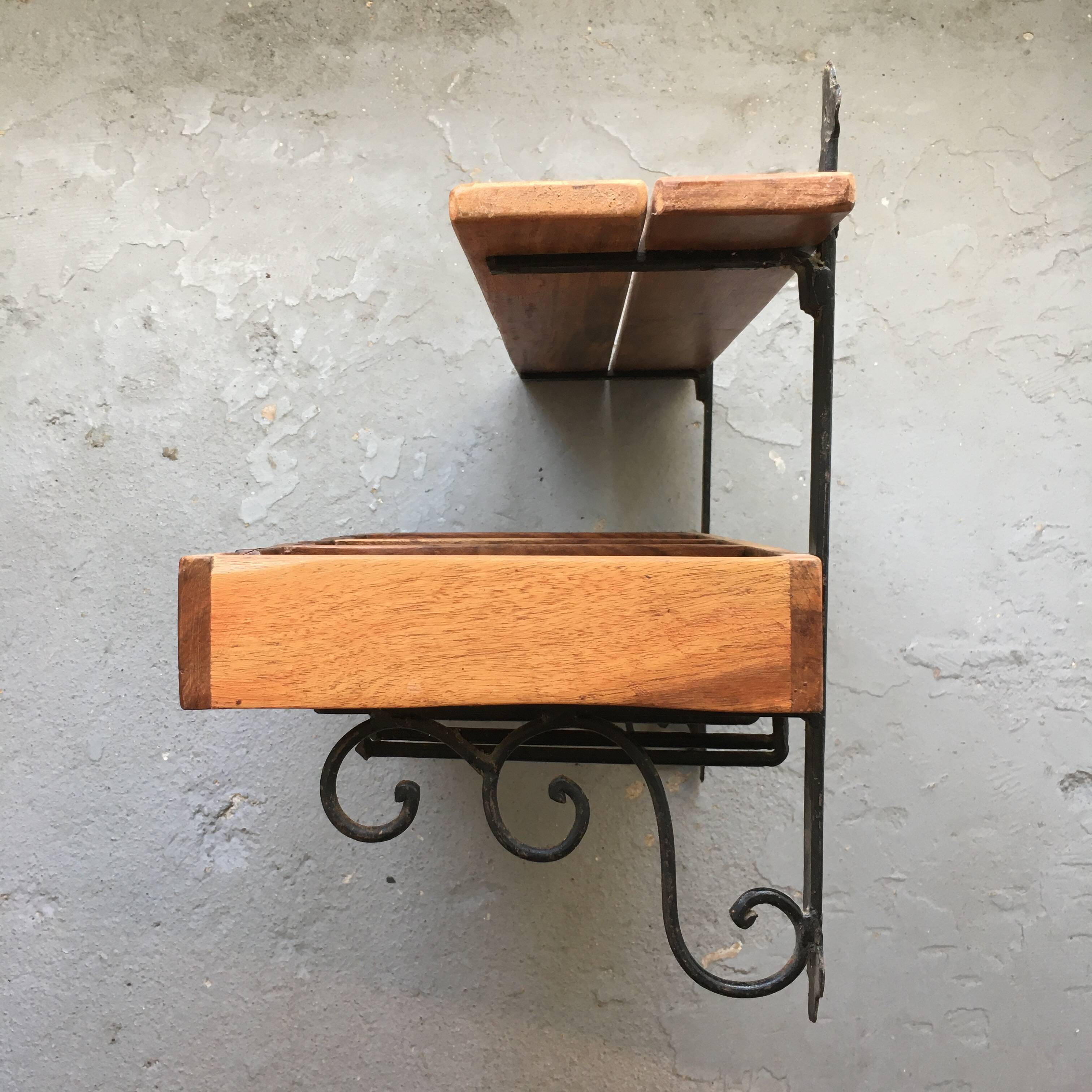 Shelf for glasses and cutlery