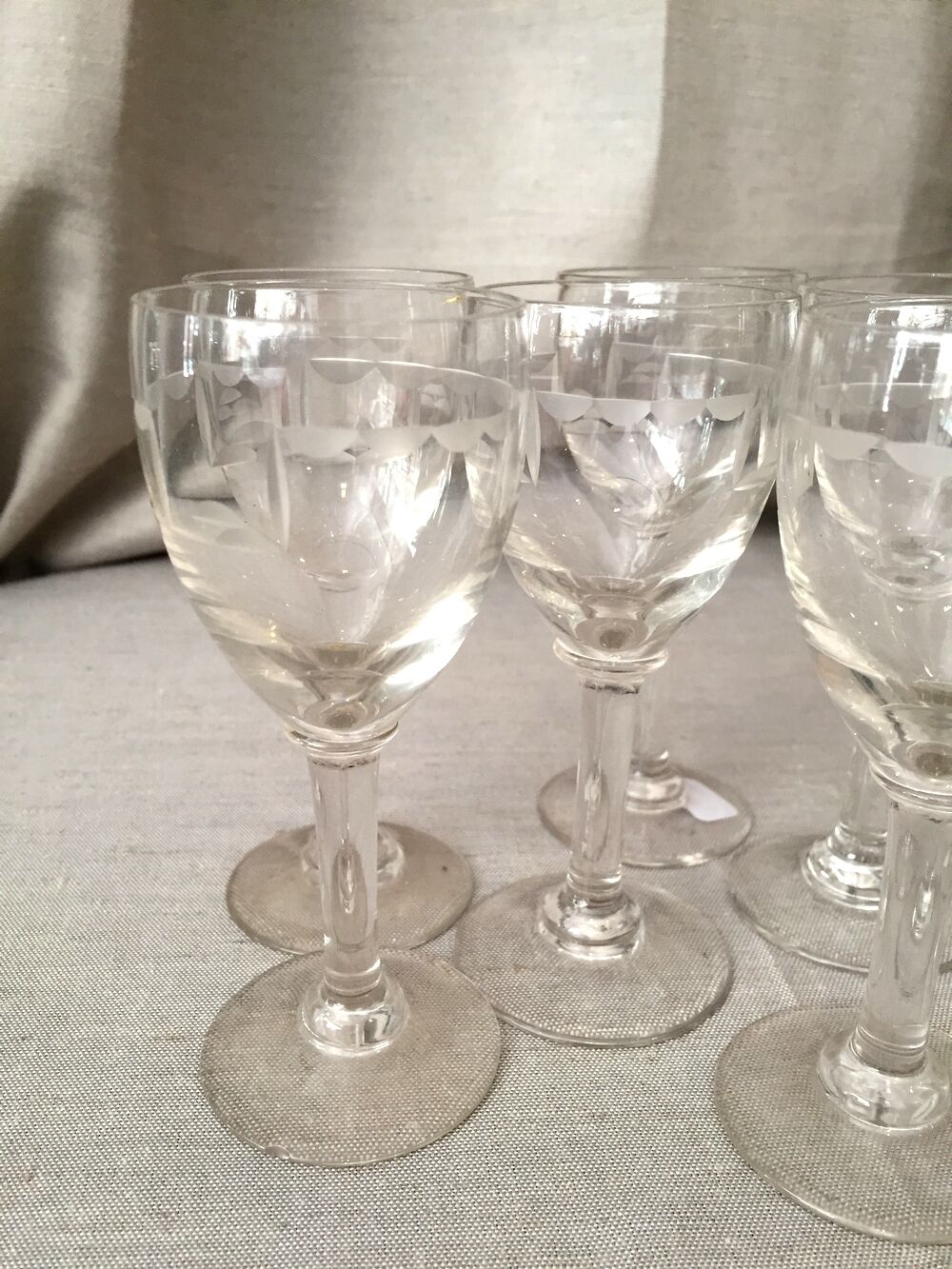 Suite of 8 engraved glass drip glasses from the 1930s 1940s