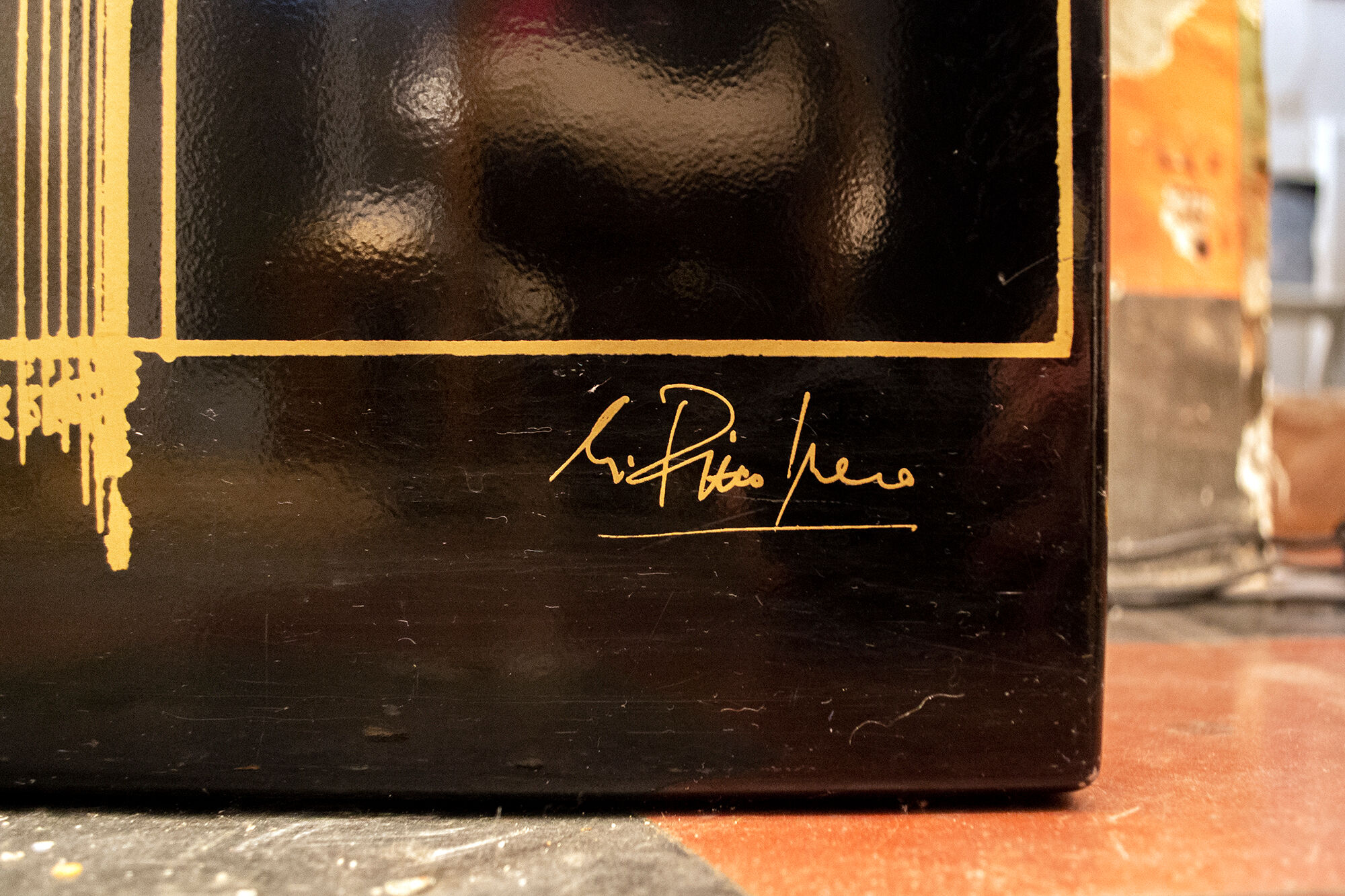 Lamp-sculpture produces the sound harp Model Harp by Alfredo Pizzo Greco for Zanotta Anni'70