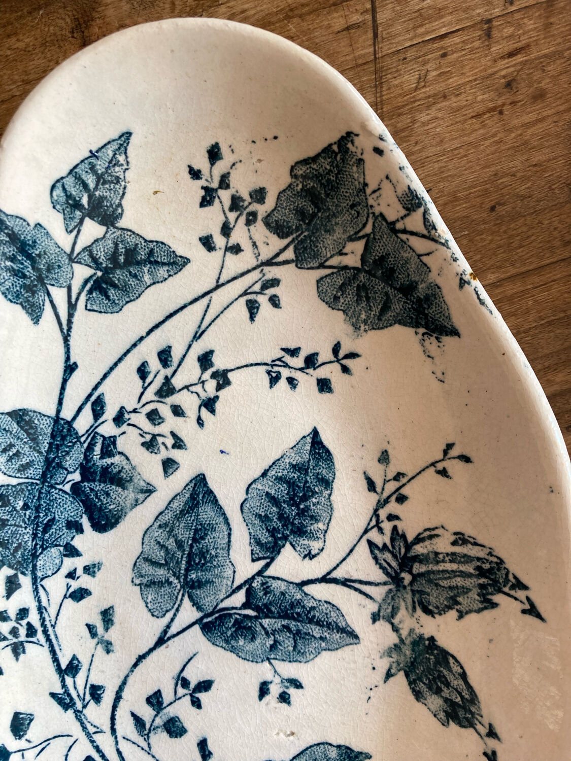 Empty pocket Boutras iron earth