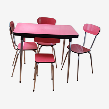 Table formica ses trois chaises et son tabouret