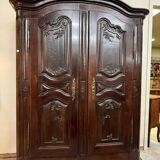 Alsatian wardrobe from the Louis XIII period in solid walnut.