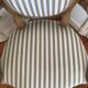 Paire de fauteuils à médaillon époque Louis XVI