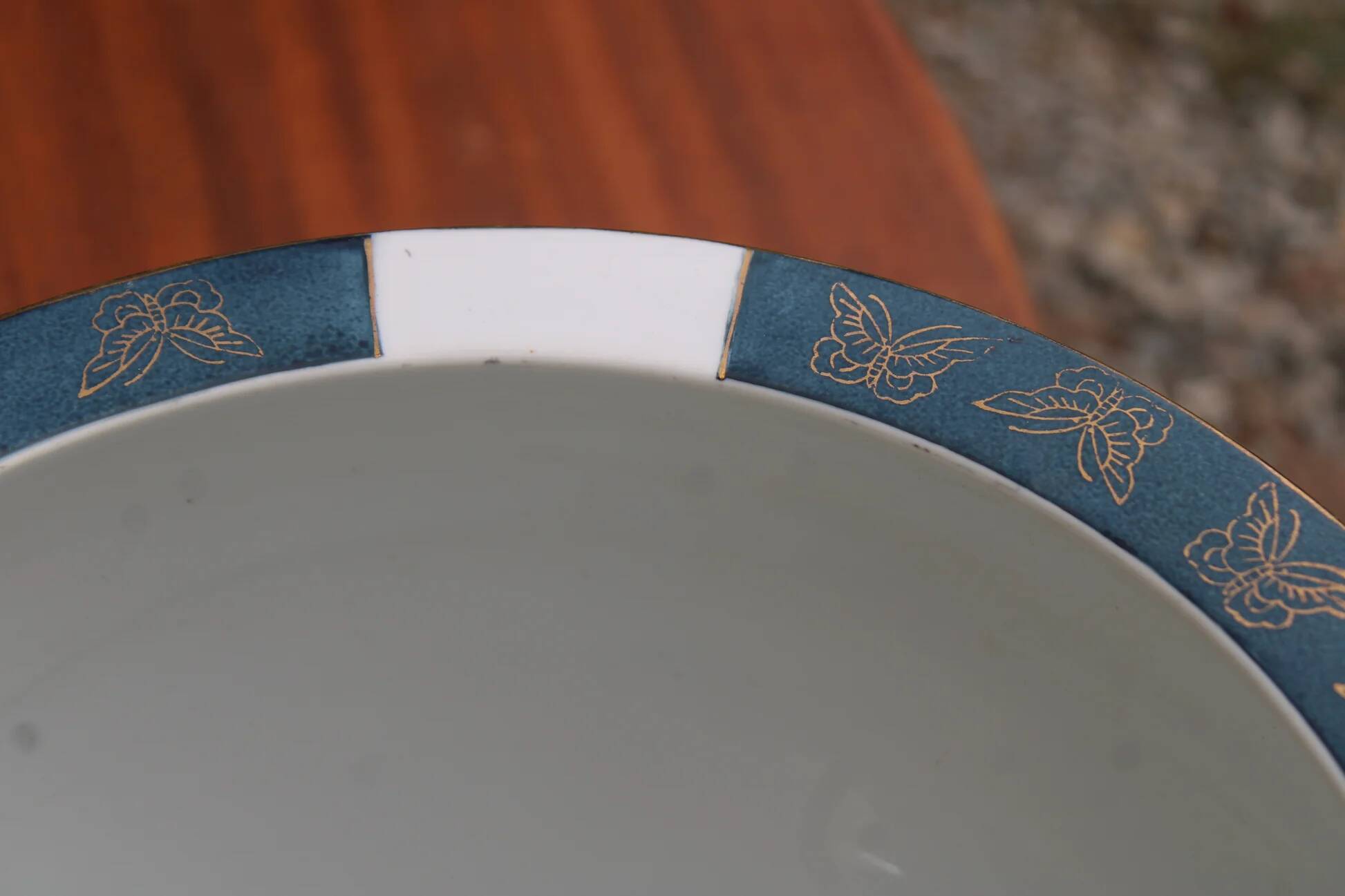 Large Chinese cache-pot in polychrome porcelain – flowers and birds – Ø33 cm