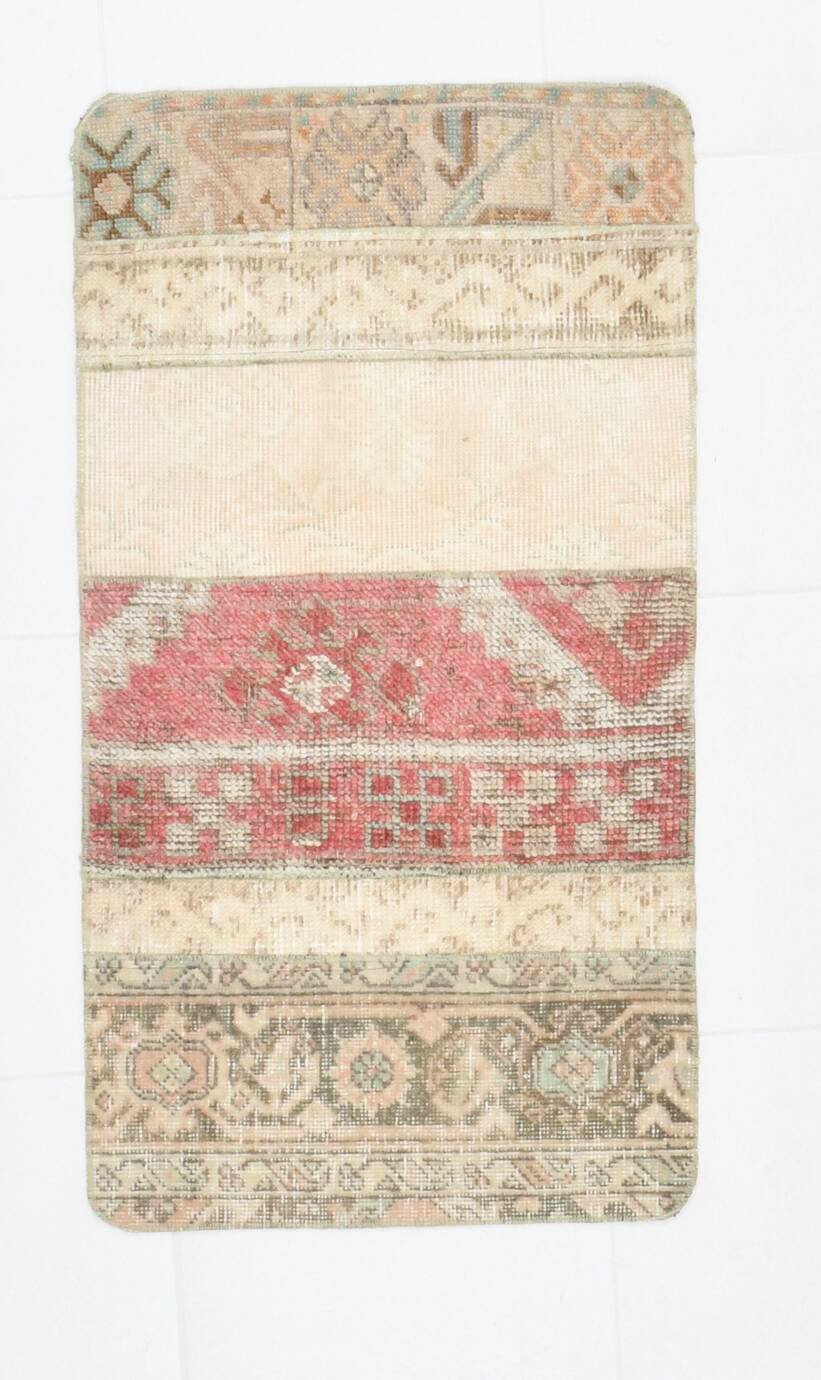 2x3 Rug For Accent Soft Beige Vintage Rug, 57x105Cm SK 22575