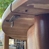 Round extendable table