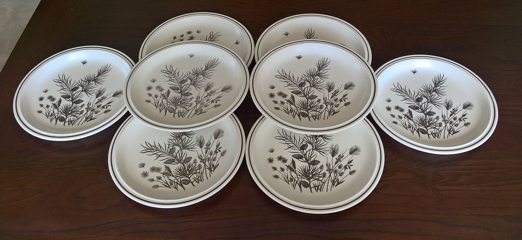 8 flat plates W.H. Grindley "Pinewood"
