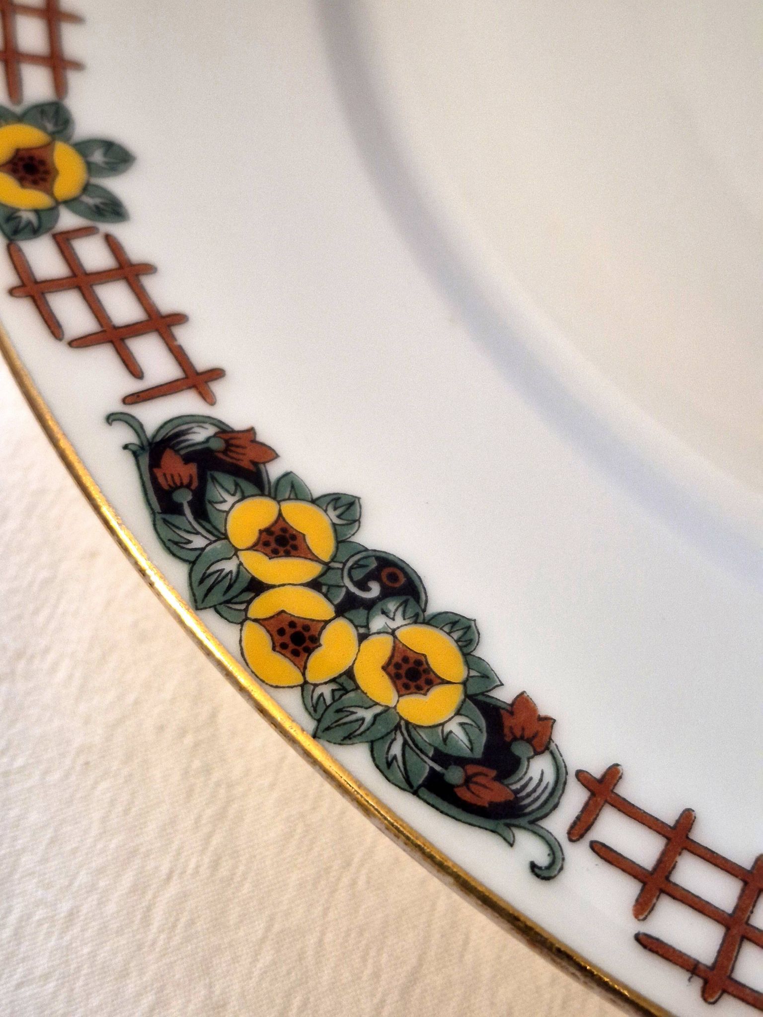 Round serving dish Art Deco, Limoges porcelain, André François, A570