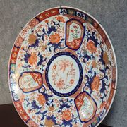19th-century Asia: Important round porcelain dish decorated in the Imari style